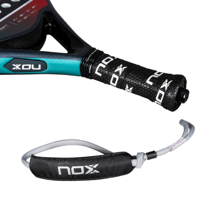 NOX Equation Advanced LIGHT 2025 padel racket - Smartstrap